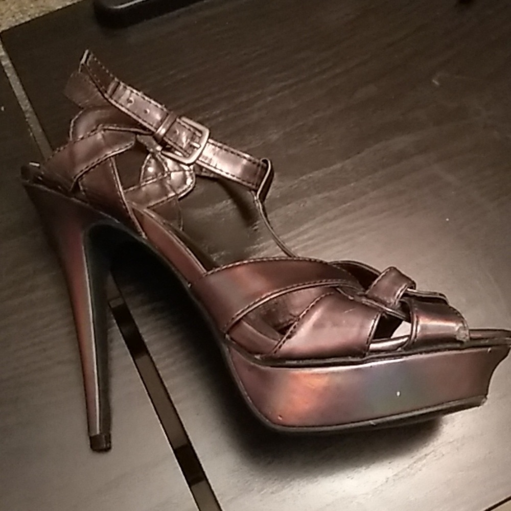 Shoes - Picture 2 of 2